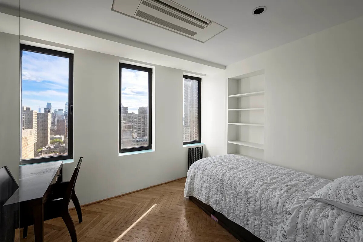 263 W END Avenue PH22