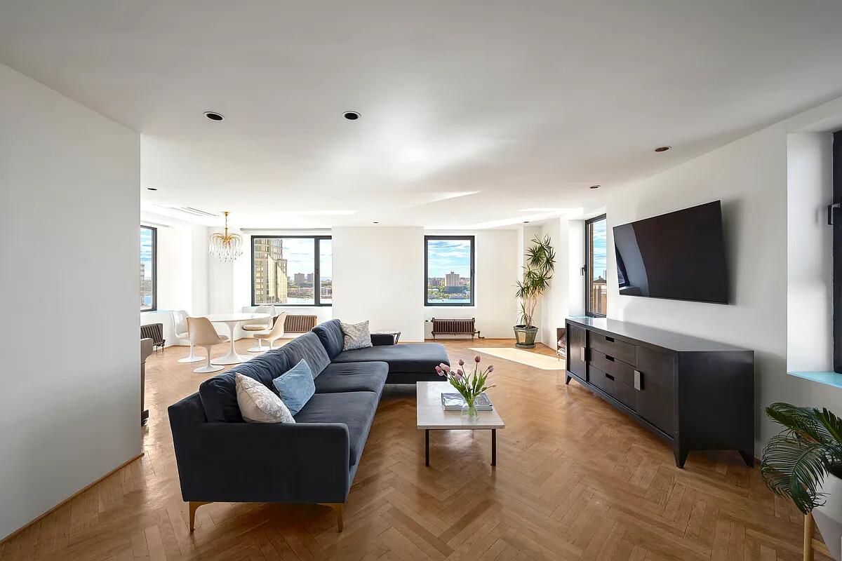 263 W END Avenue PH22