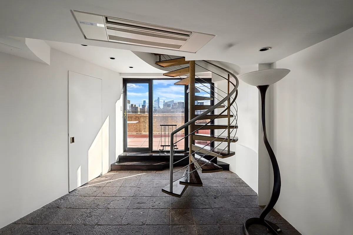 263 W END Avenue PH22