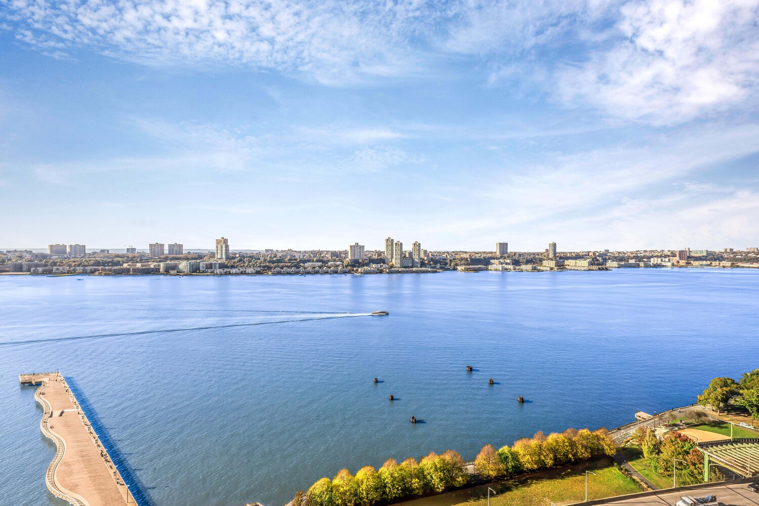 220 RIVERSIDE Boulevard 24G