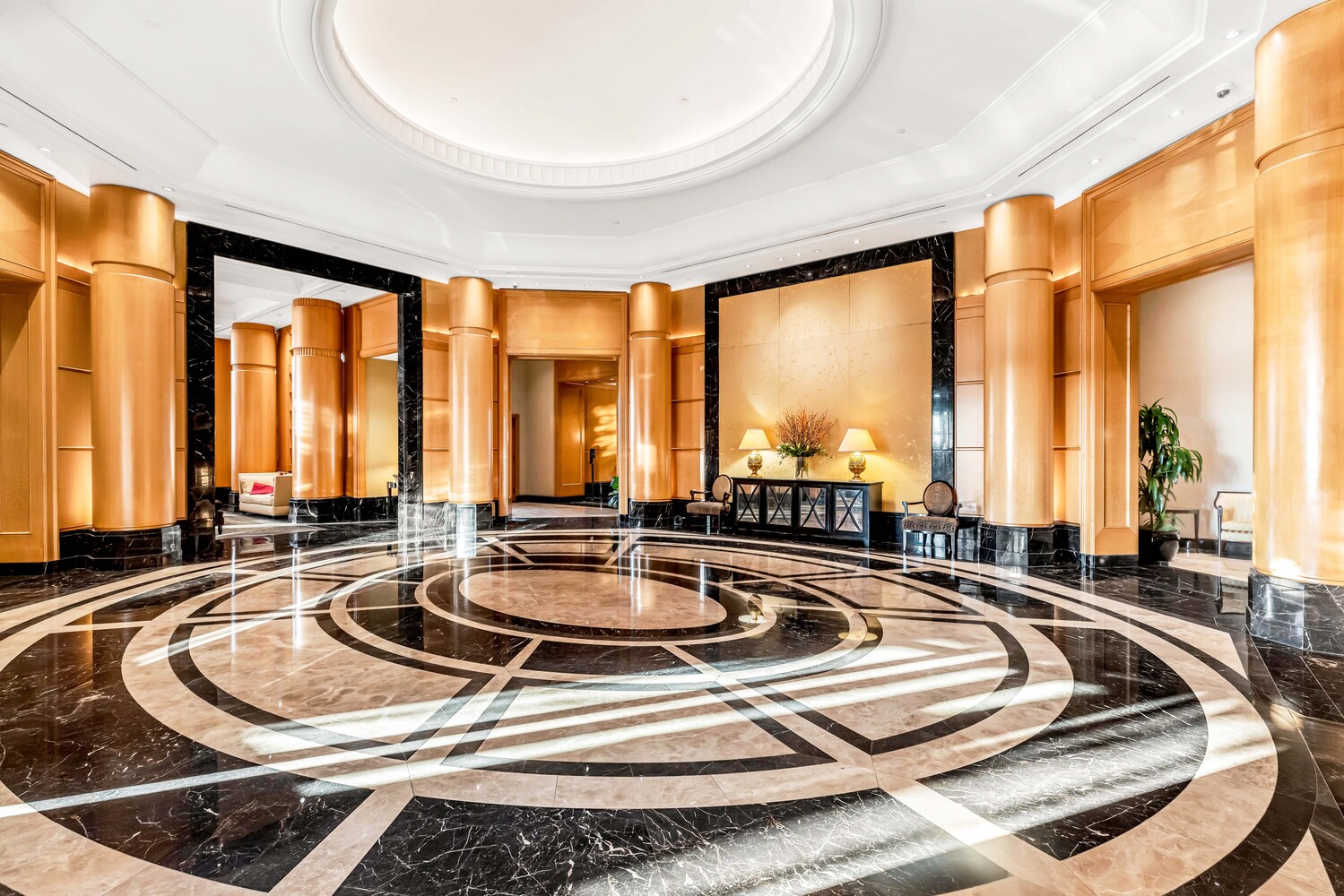 220 RIVERSIDE Boulevard 24G