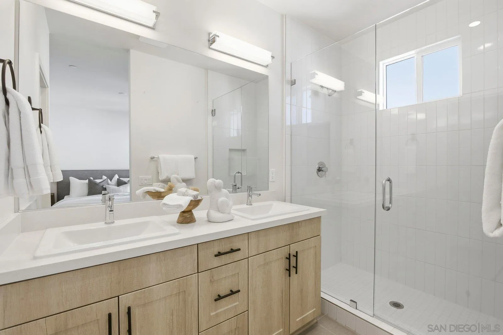 4103 Voltaire St Unit 11