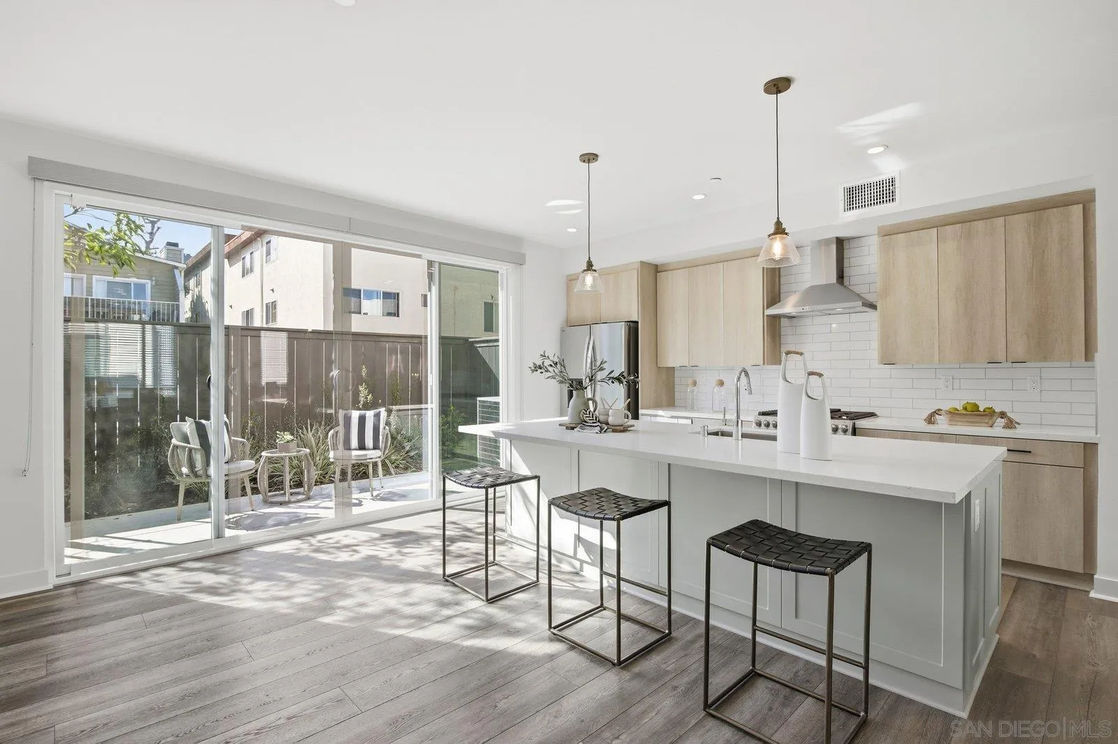 4103 Voltaire St Unit 11