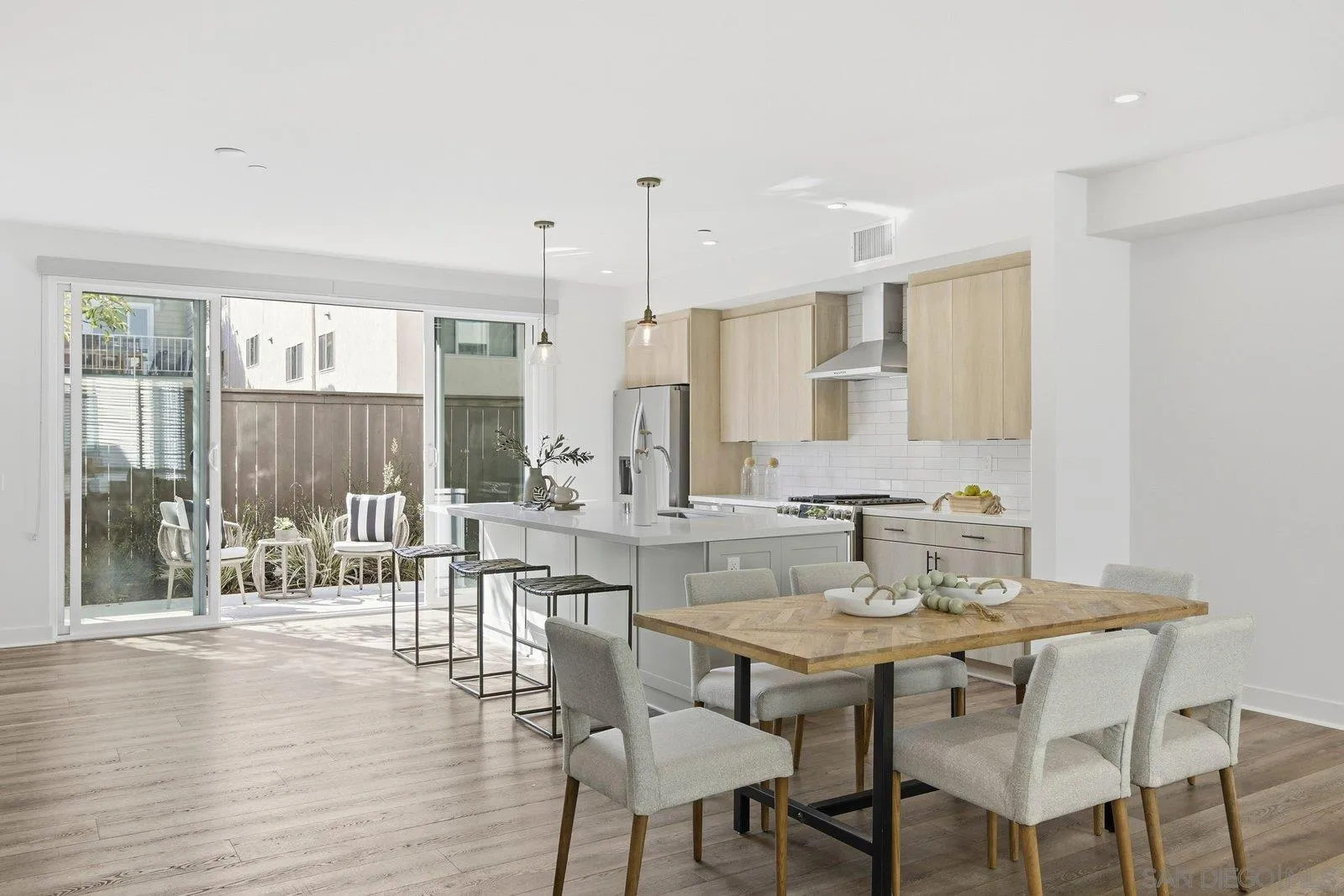 4103 Voltaire St Unit 11