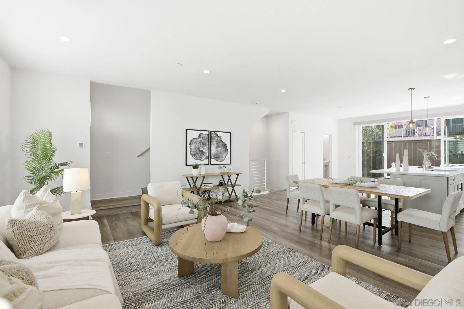 4103 Voltaire St Unit 11