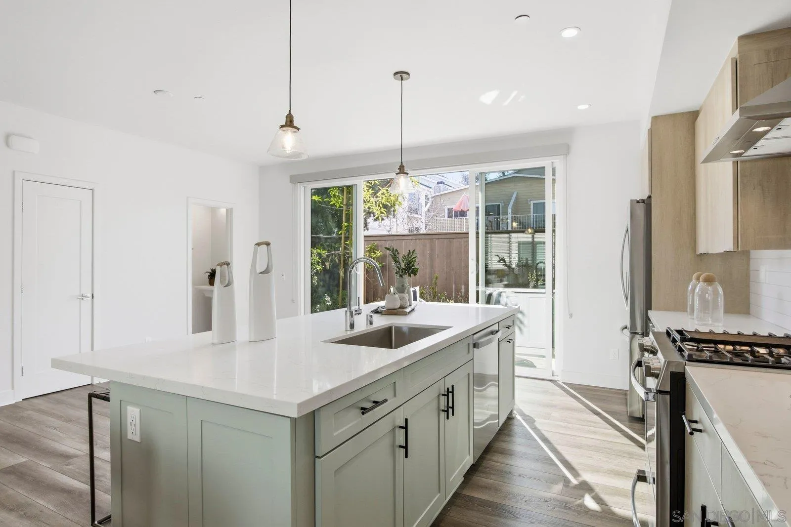 4103 Voltaire St Unit 11