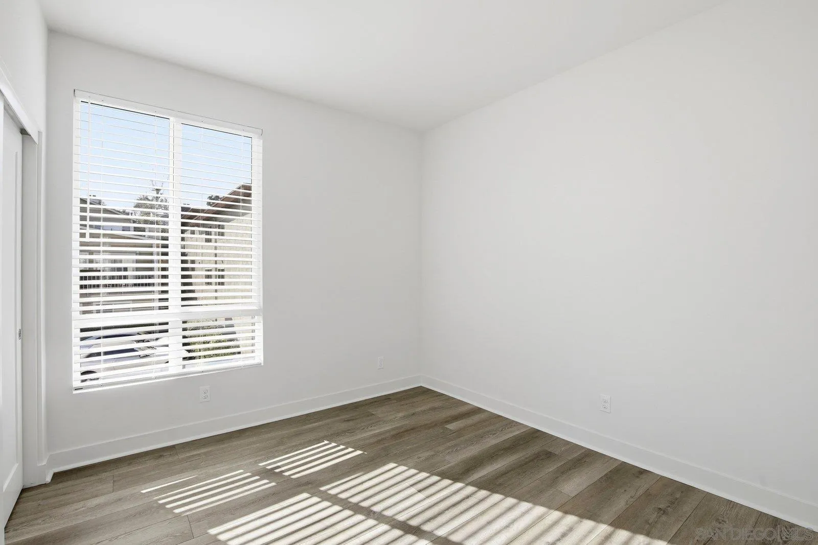 4103 Voltaire St Unit 11