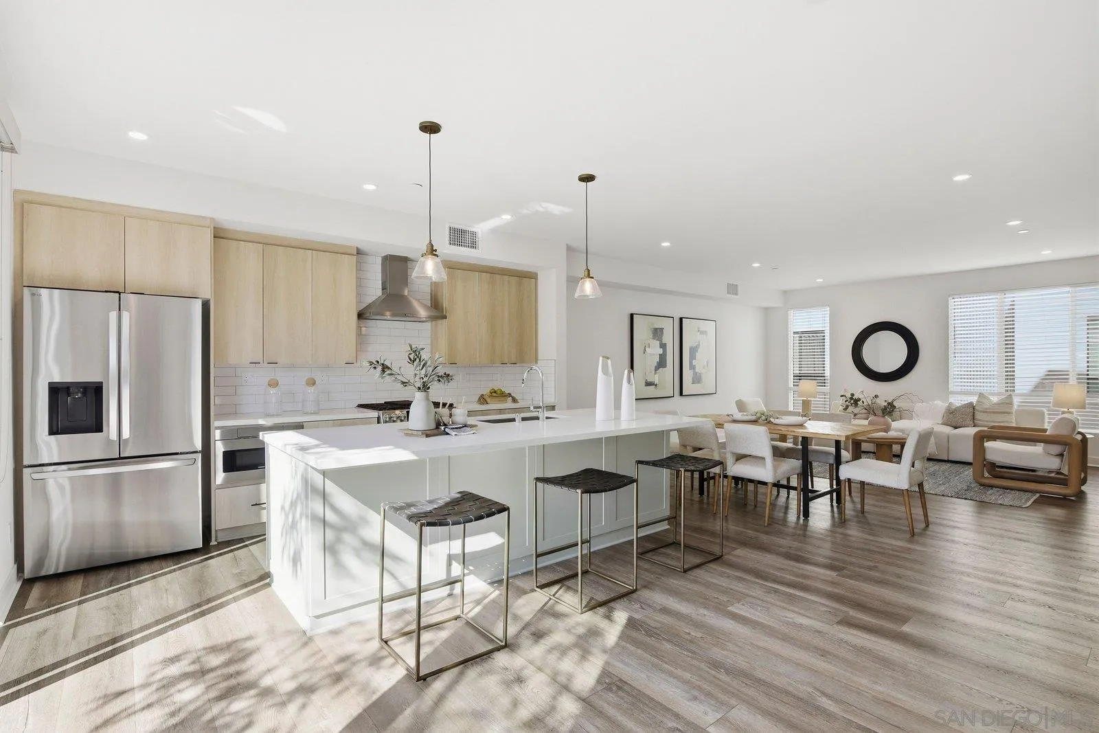 4103 Voltaire St Unit 11