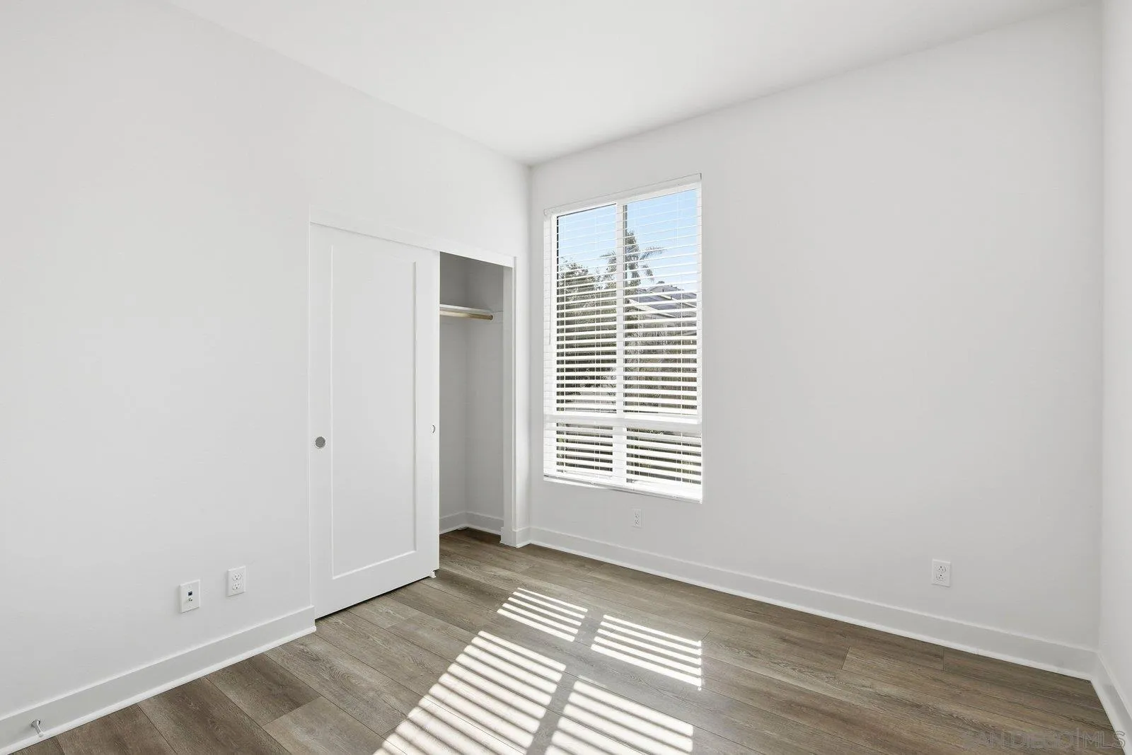 4103 Voltaire St Unit 11