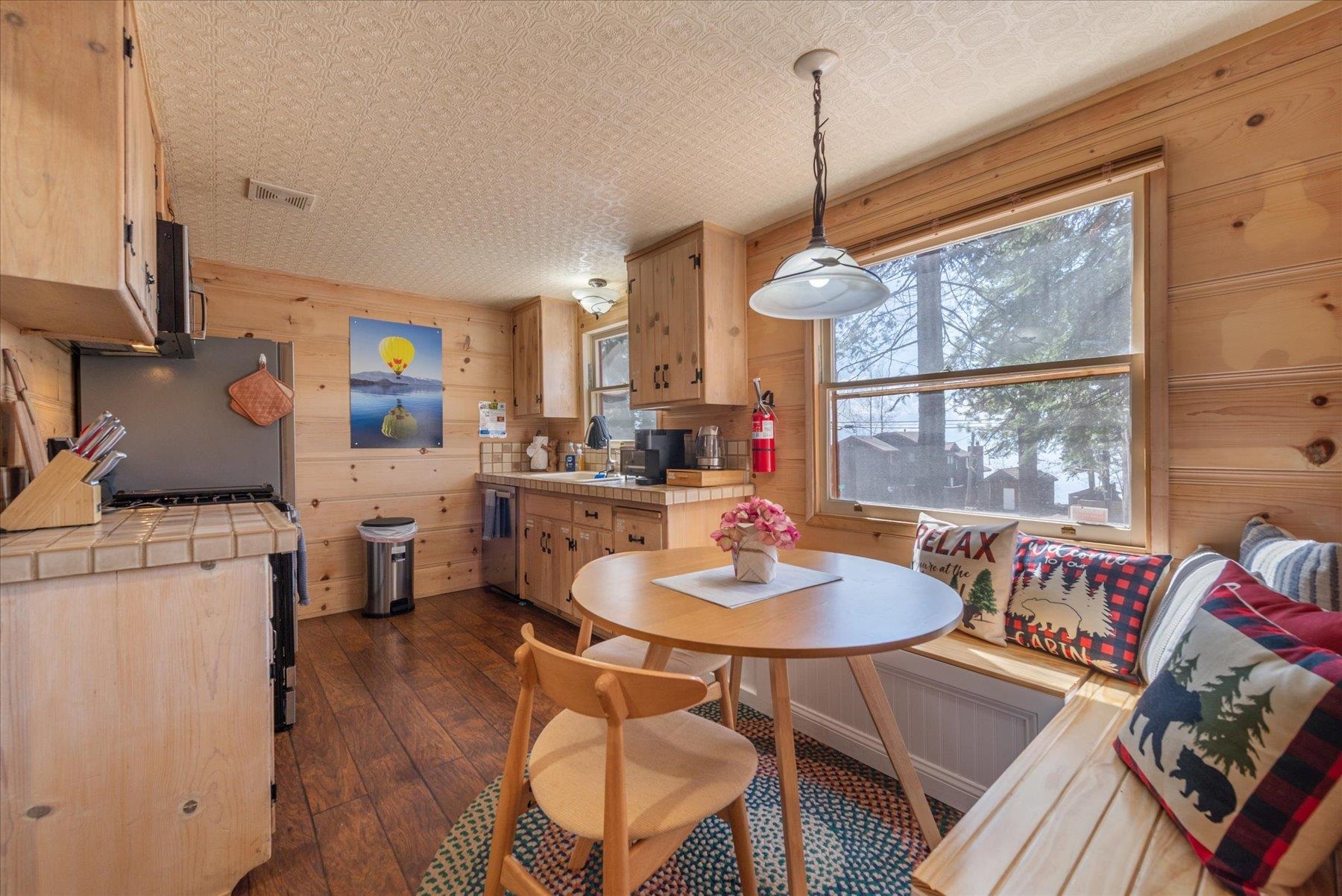 5999 North Lake Boulevard