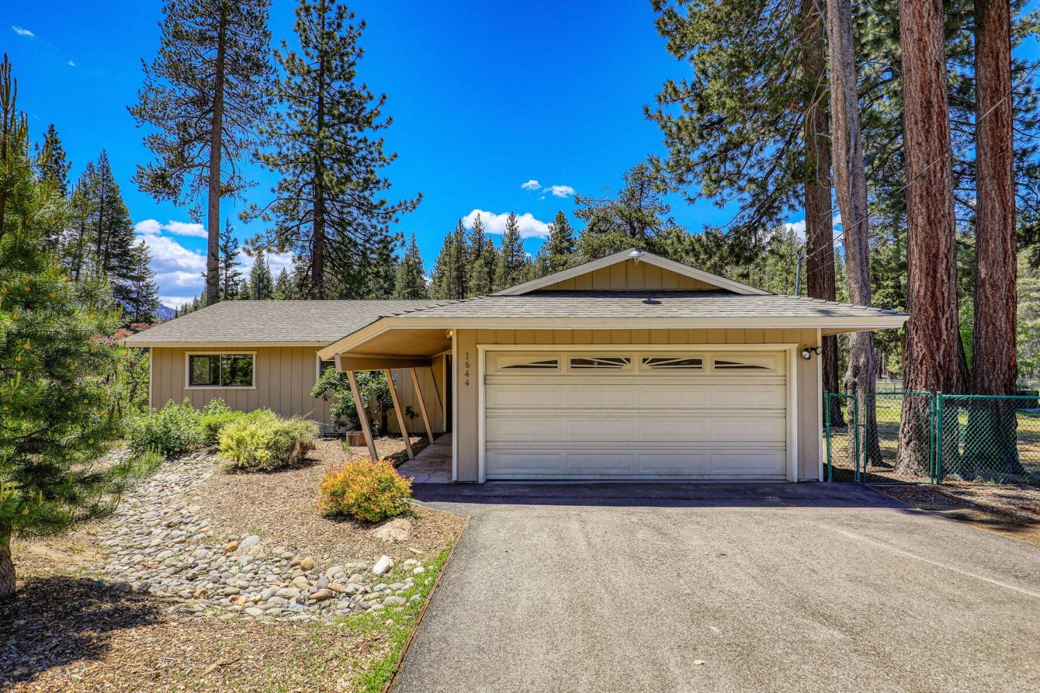 1644 Glenwood Way