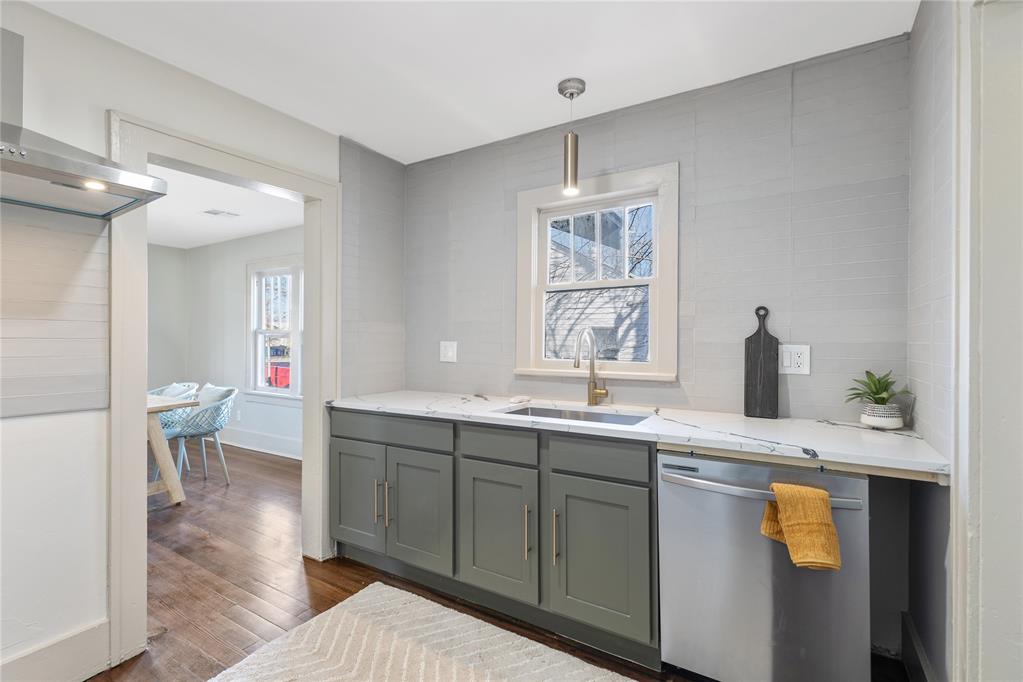 810 NW 94th Street