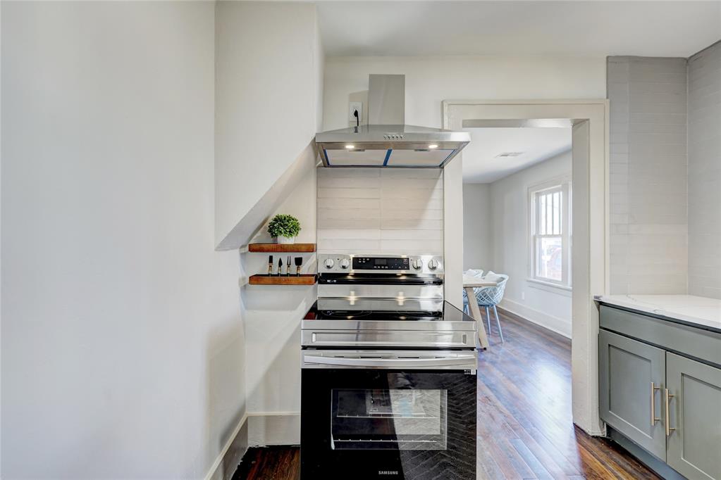 810 NW 94th Street