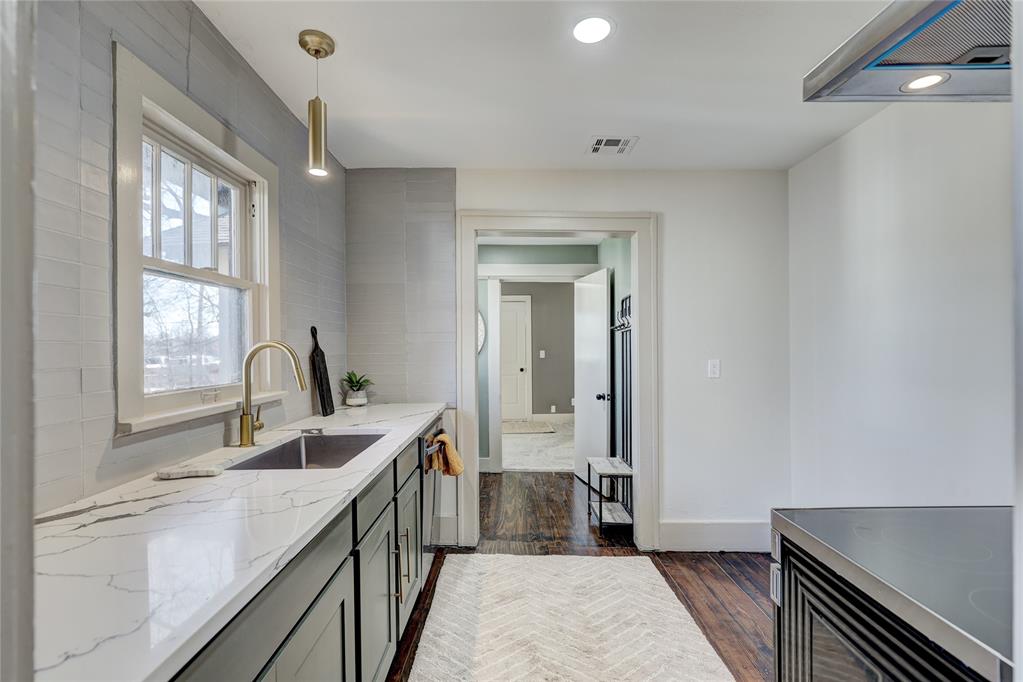 810 NW 94th Street