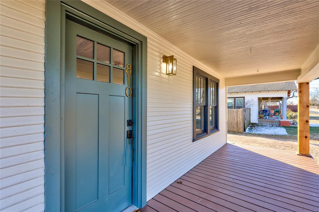 810 NW 94th Street