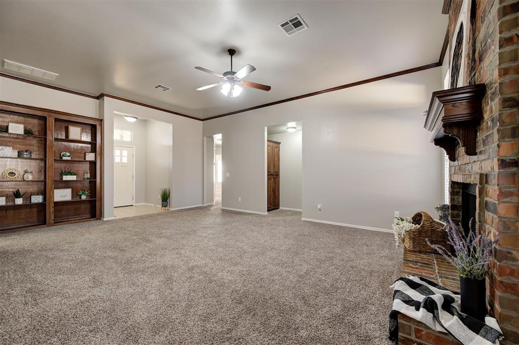 709 E Linden Lane