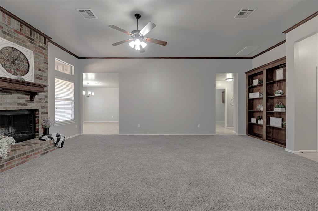 709 E Linden Lane