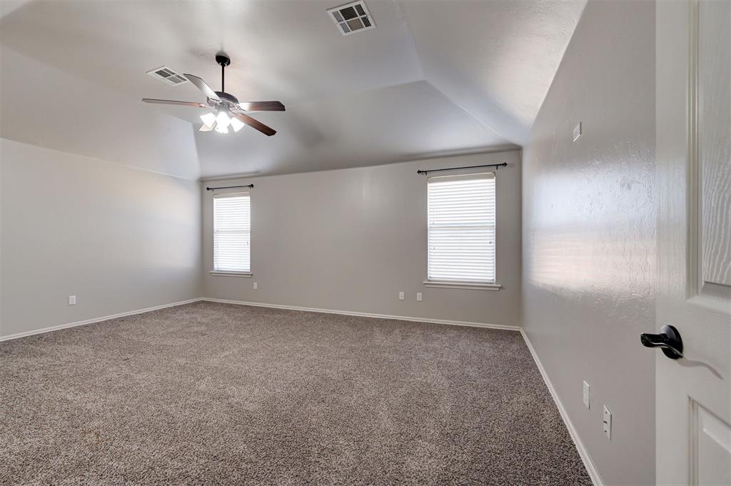 709 E Linden Lane