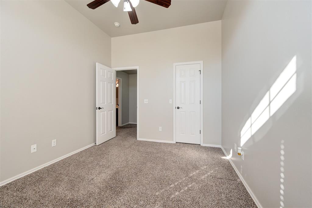 709 E Linden Lane
