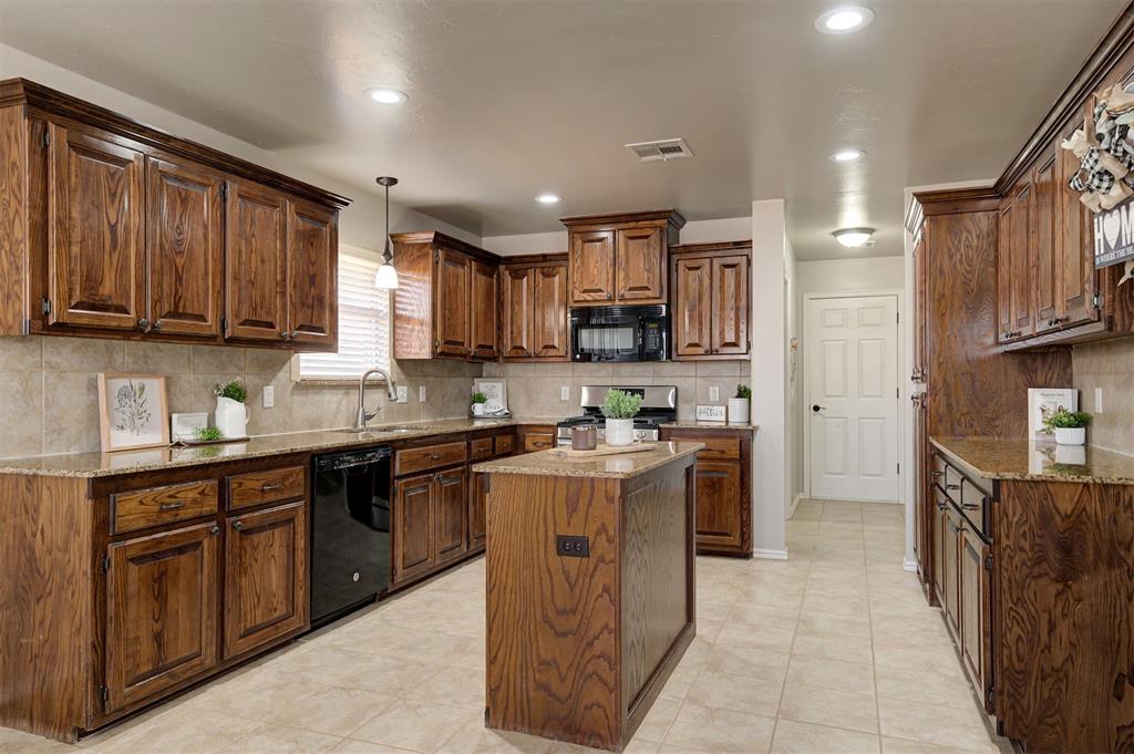 709 E Linden Lane