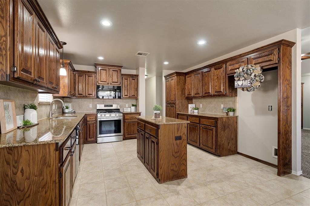 709 E Linden Lane