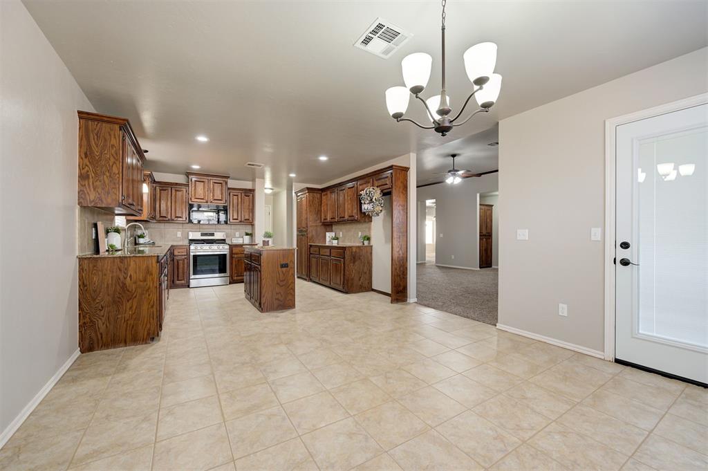 709 E Linden Lane