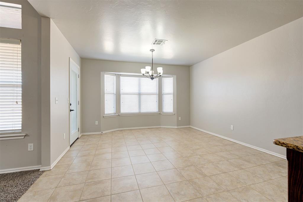 709 E Linden Lane