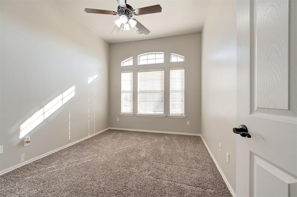 709 E Linden Lane