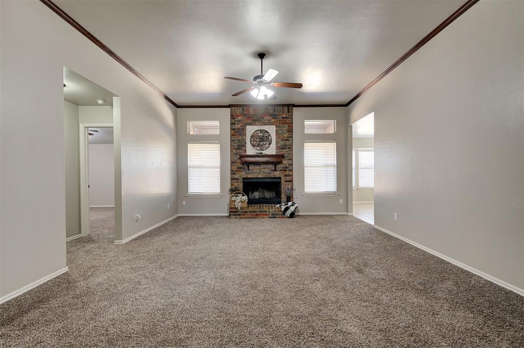 709 E Linden Lane