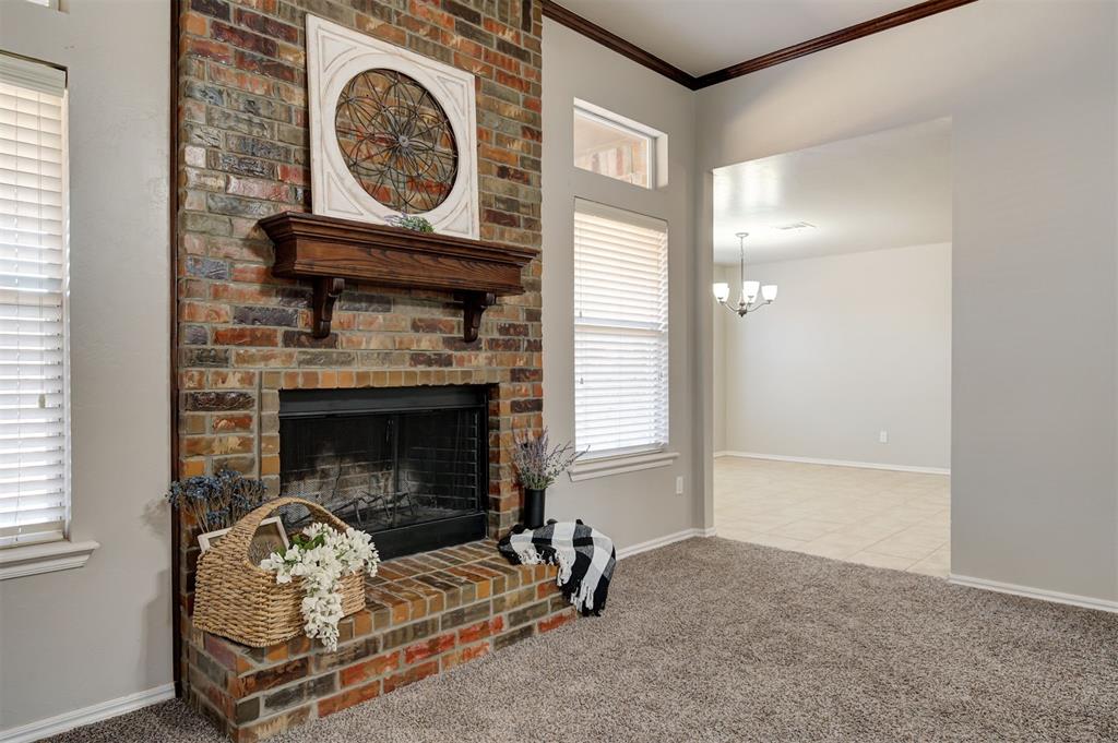 709 E Linden Lane