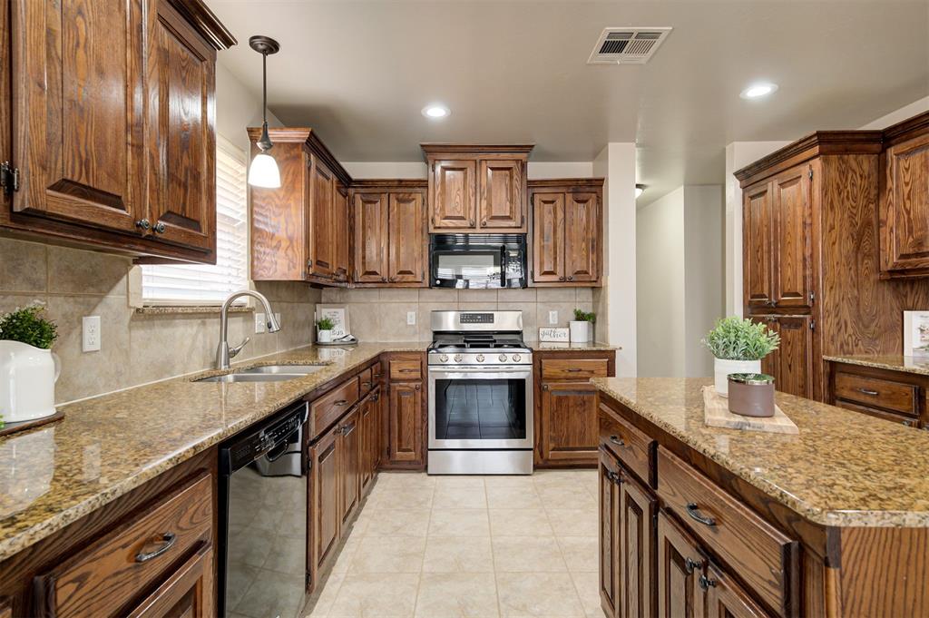 709 E Linden Lane