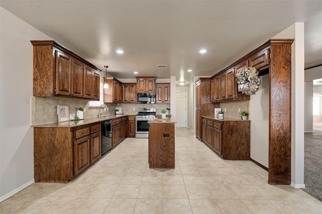 709 E Linden Lane