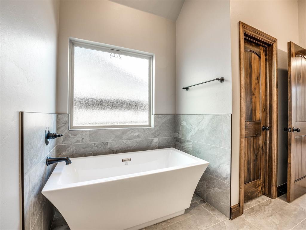 4004 Wedgewood Creek Drive