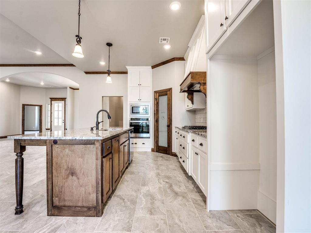 4004 Wedgewood Creek Drive