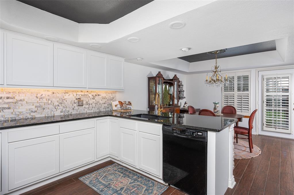 11803 Red Oak Way