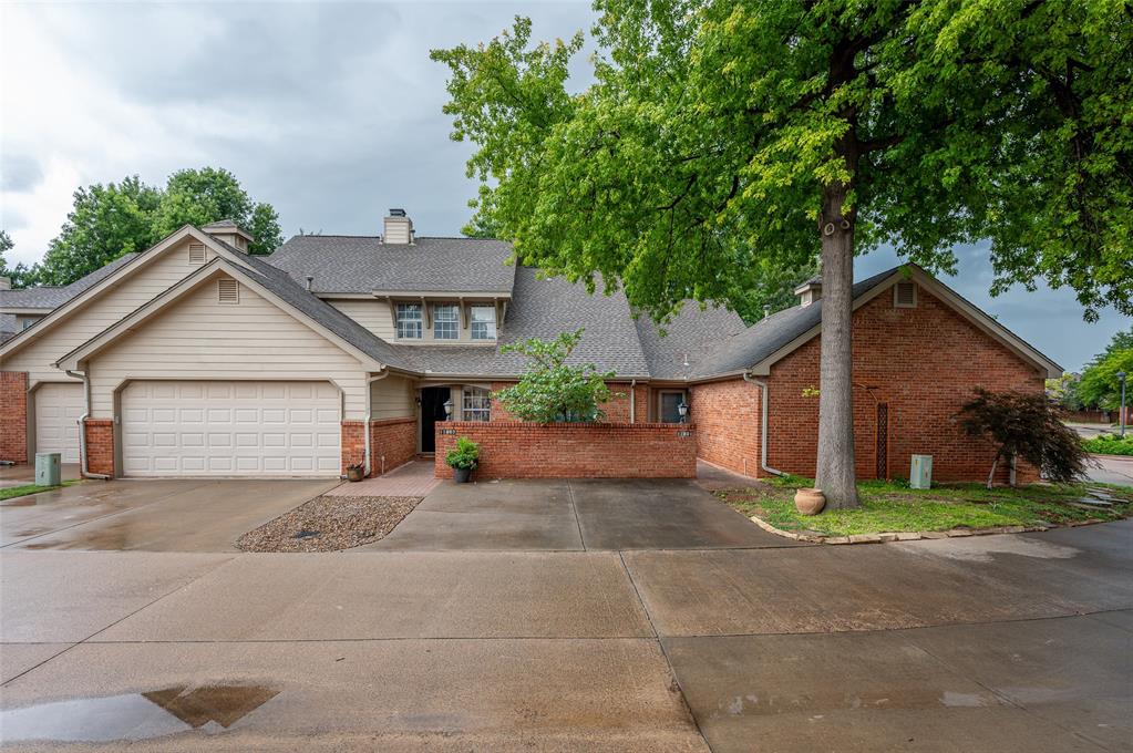 11803 Red Oak Way