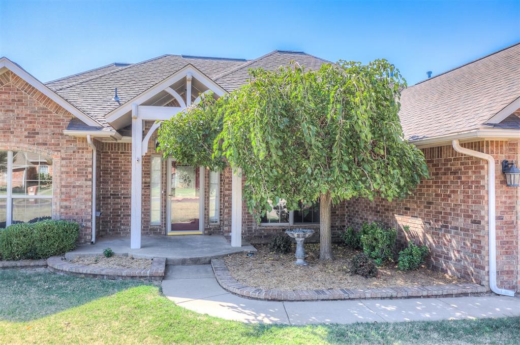 312 NW Cypress Street