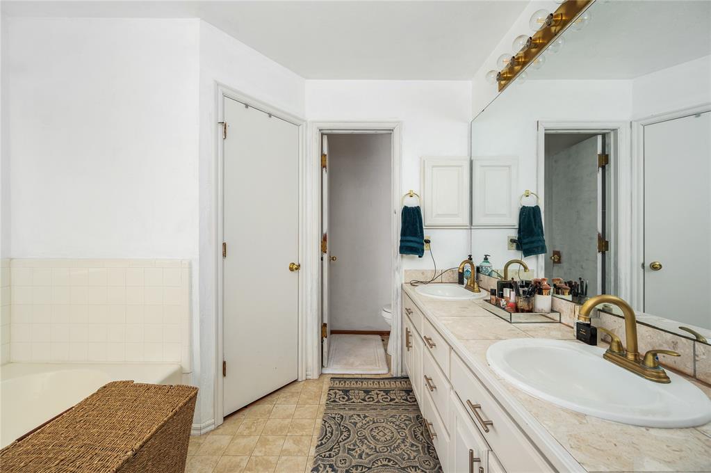 2000 Sagewood Drive