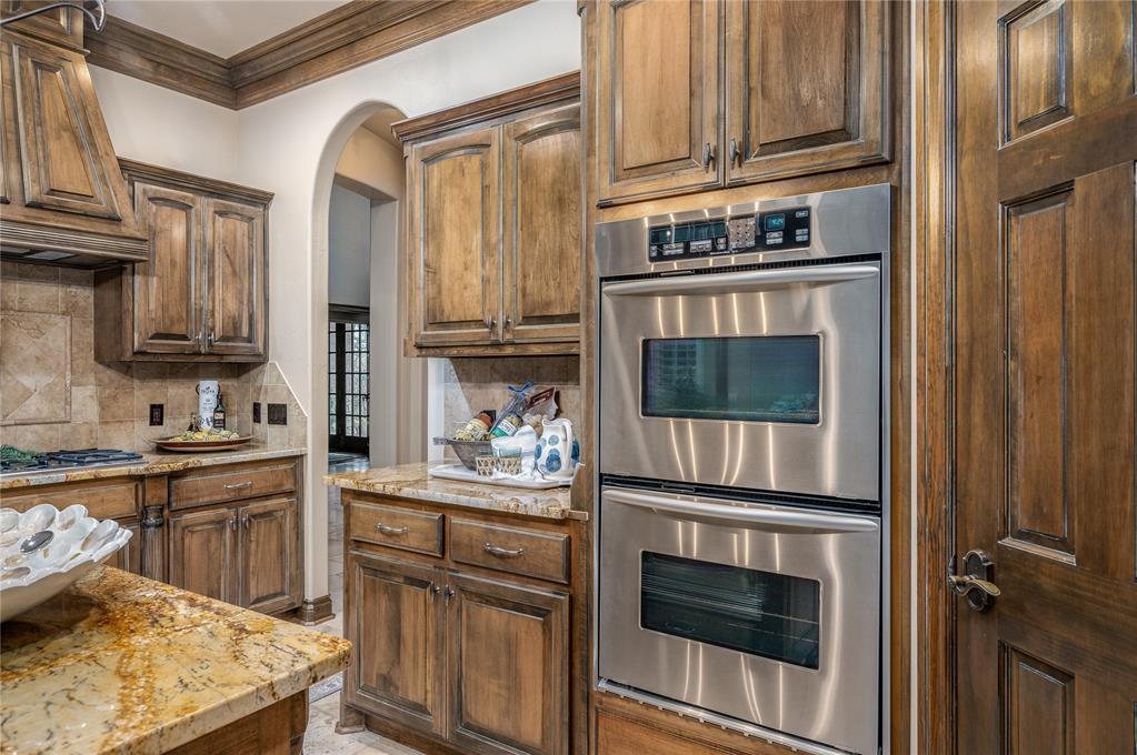 413 Gladstone Circle