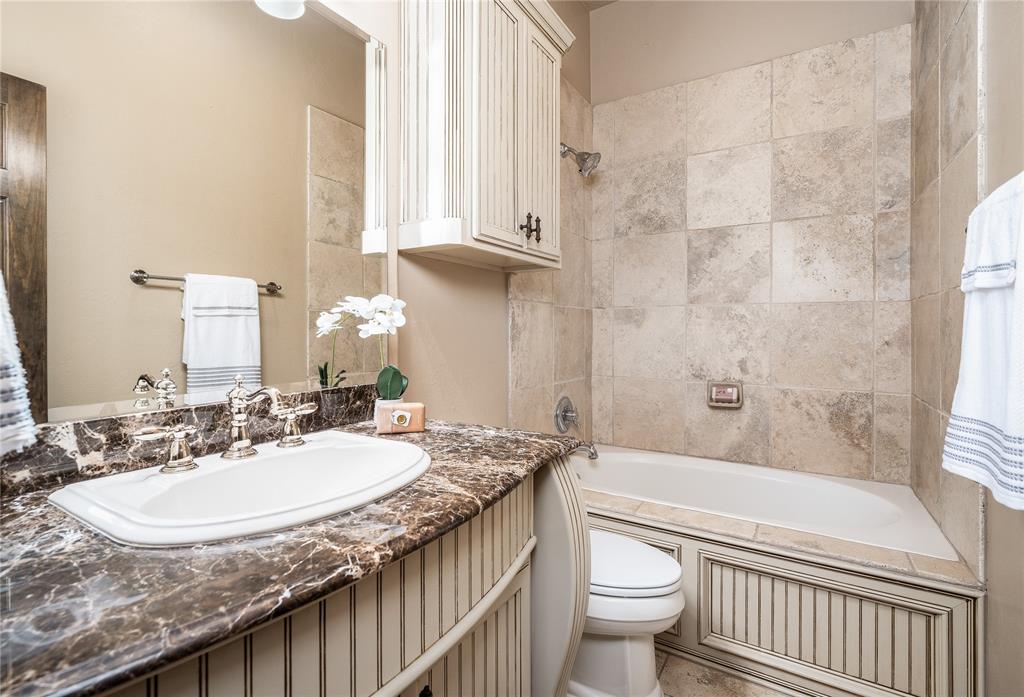 413 Gladstone Circle