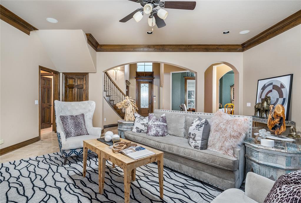 413 Gladstone Circle