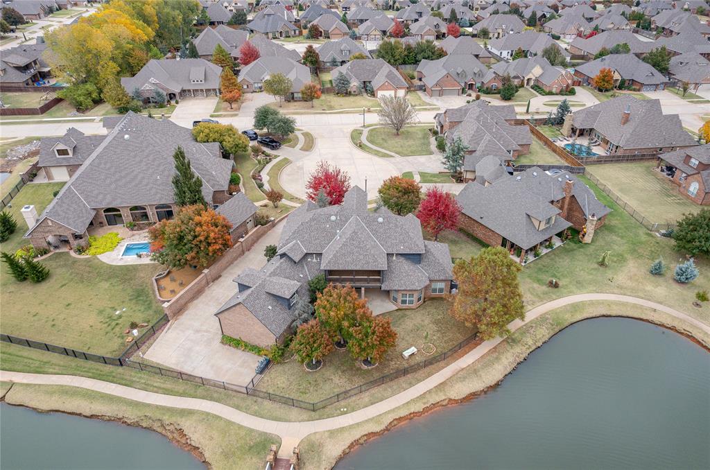 413 Gladstone Circle