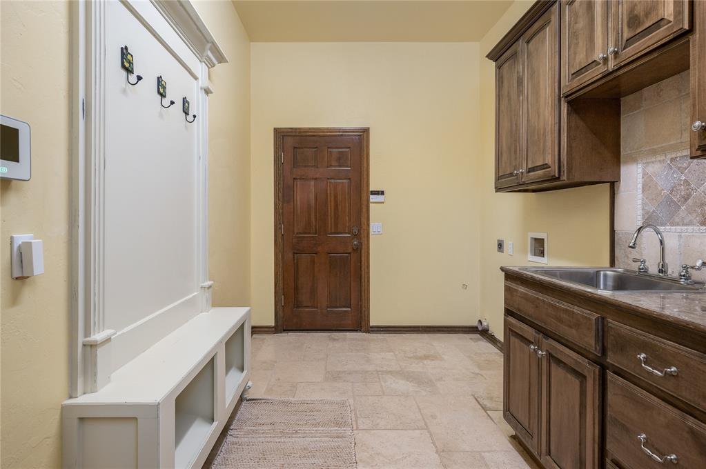 413 Gladstone Circle