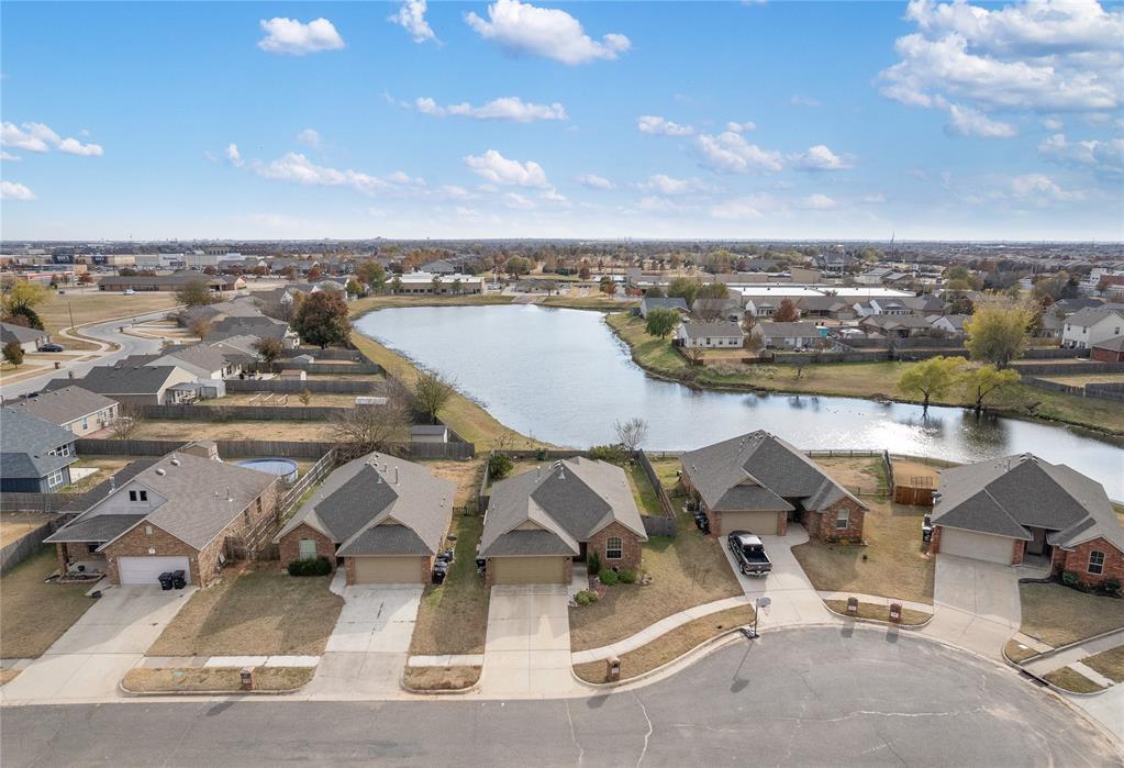 812 Lakeview Drive