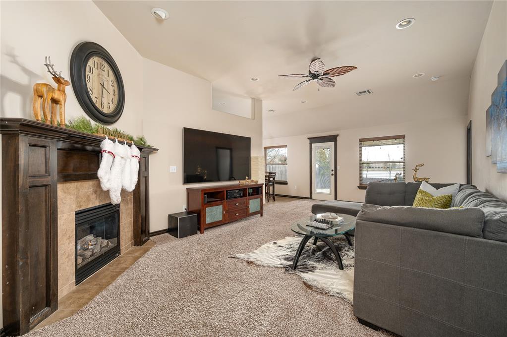 812 Lakeview Drive