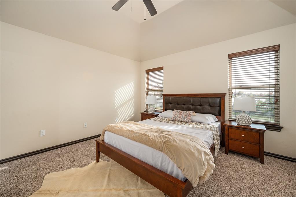 812 Lakeview Drive
