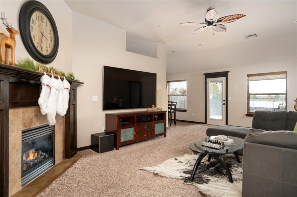 812 Lakeview Drive