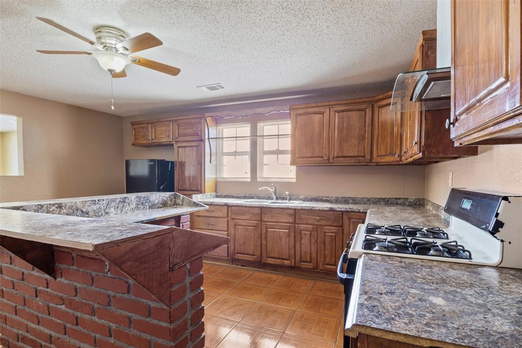 122 W 2nd Street