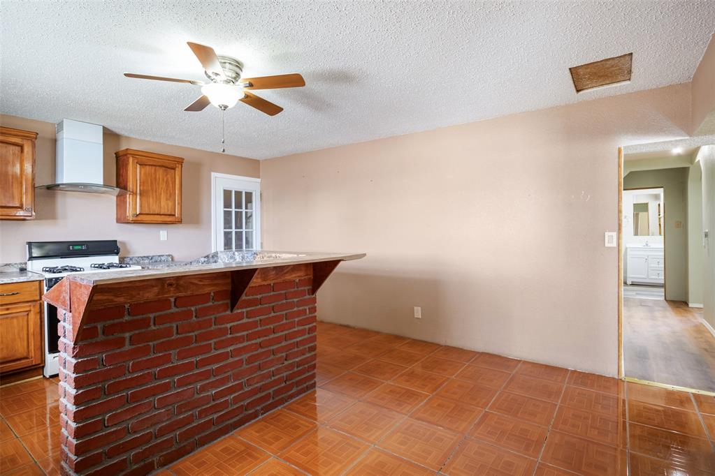 122 W 2nd Street