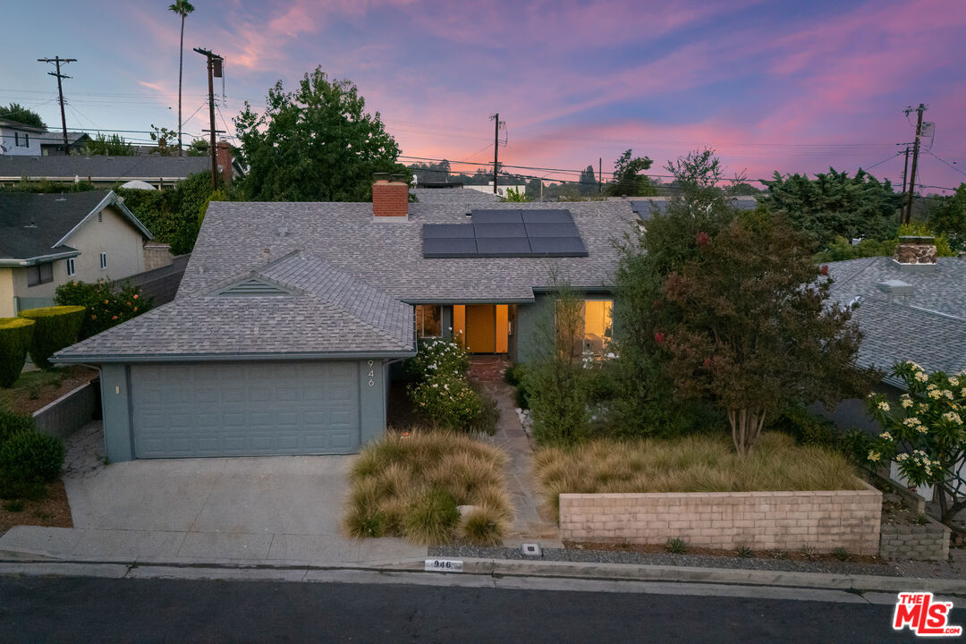 946 Larker Ave